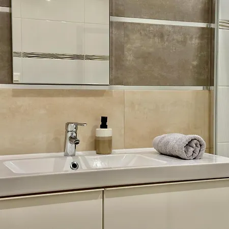Zenova Apartment