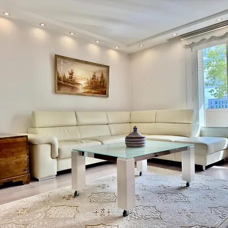 Zenova Apartment